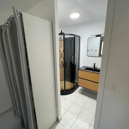 Feriehus La Paree, Piscine, Proche Et Centre