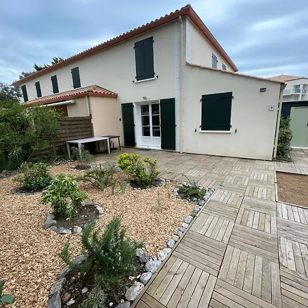 La Paree, Piscine, Proche Et Centre Feriehus *